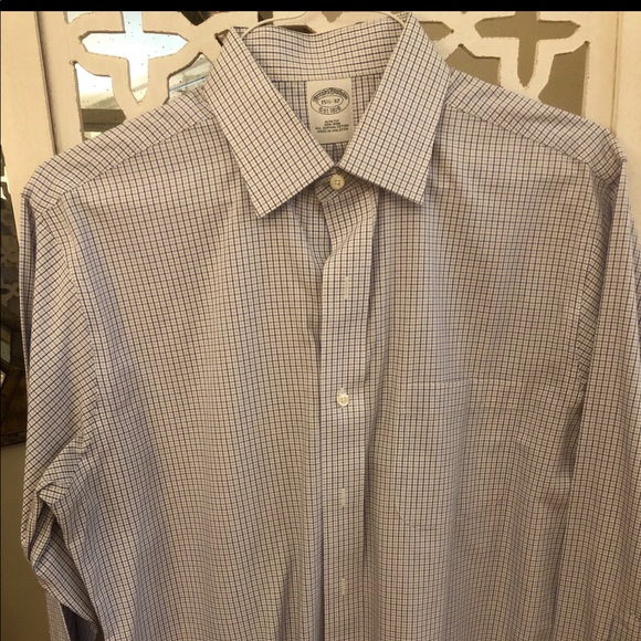Multiple men’s button down vinyard vines shirts - Picture 7 of 8